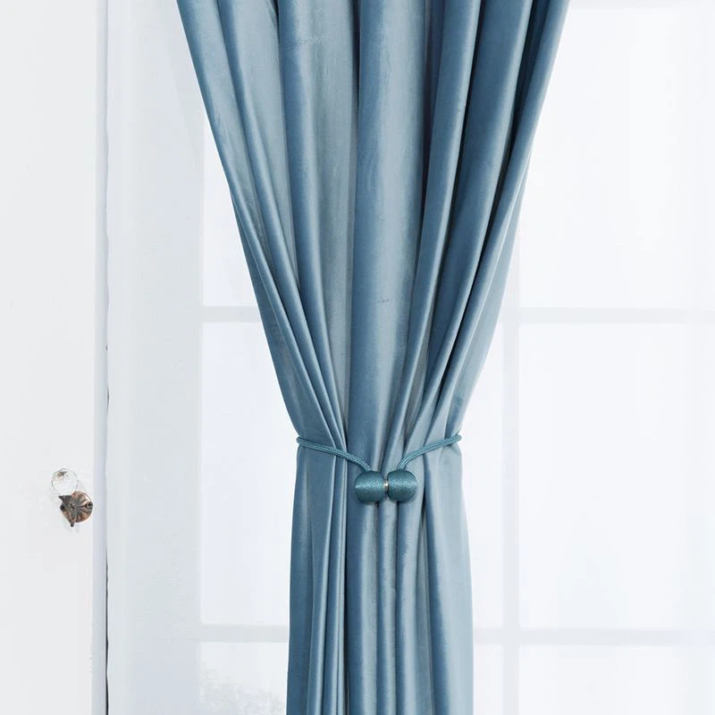Velvet curatins